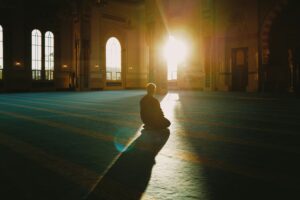 QUIEN ENCUENTRA A ALLÂH, LO ENCUENTRA TODO
